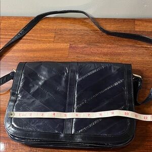 Women’s Black Leather Chevron-Panel Messenger Bag
